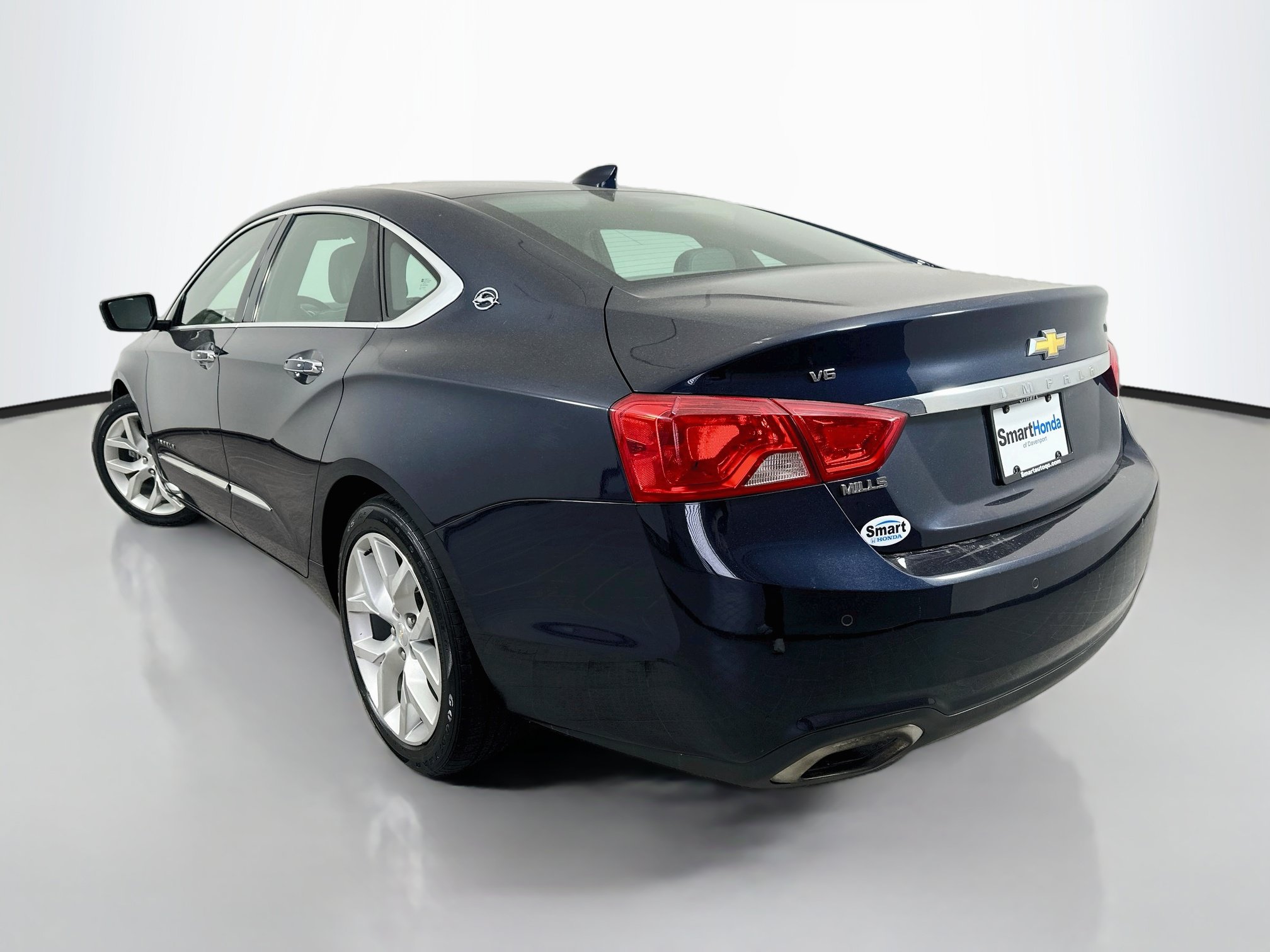Used 2017 Chevrolet Impala Premier w/ Enhanced Convenience Package FWD image 5