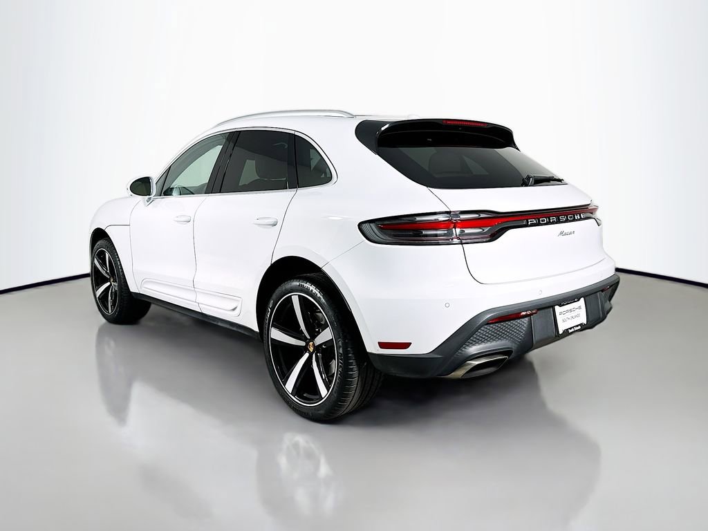 Certified 2023 Porsche Macan AWD/4WD image 3