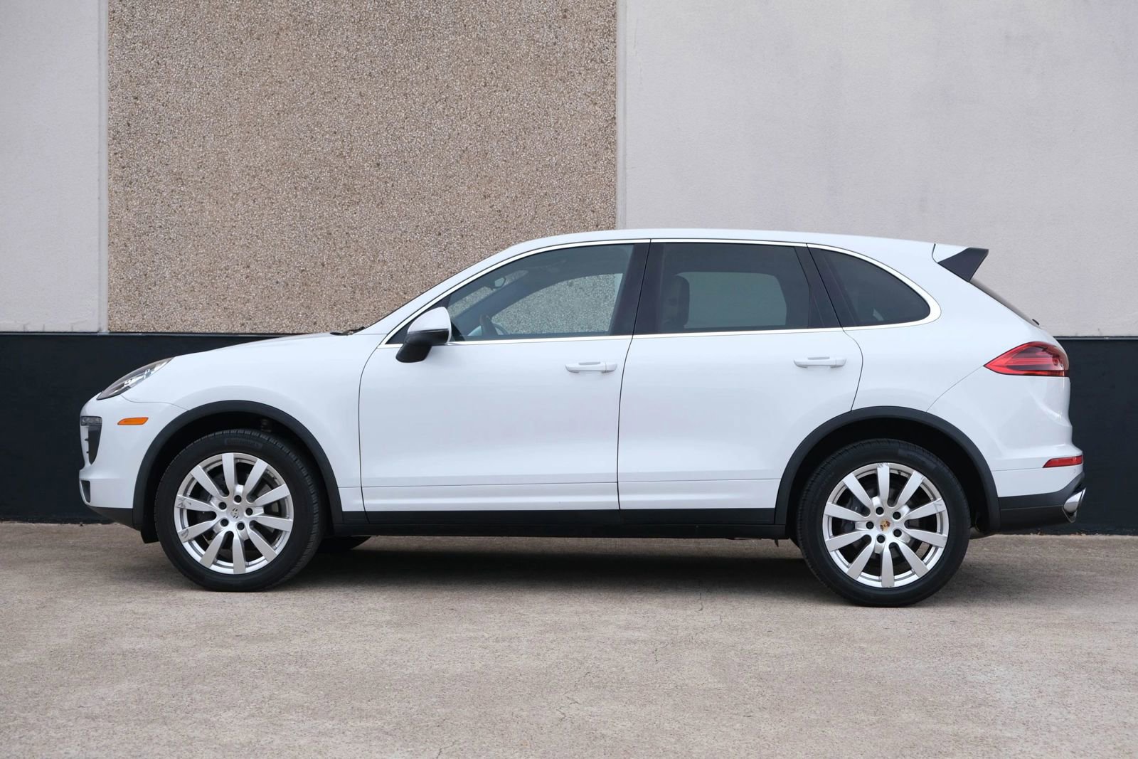 Used 2016 Porsche Cayenne Sport Utility 4D image 6