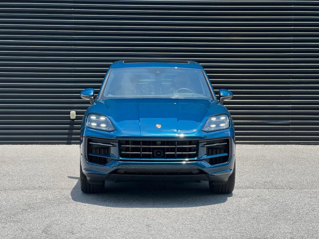 New 2025 Porsche Cayenne image 9