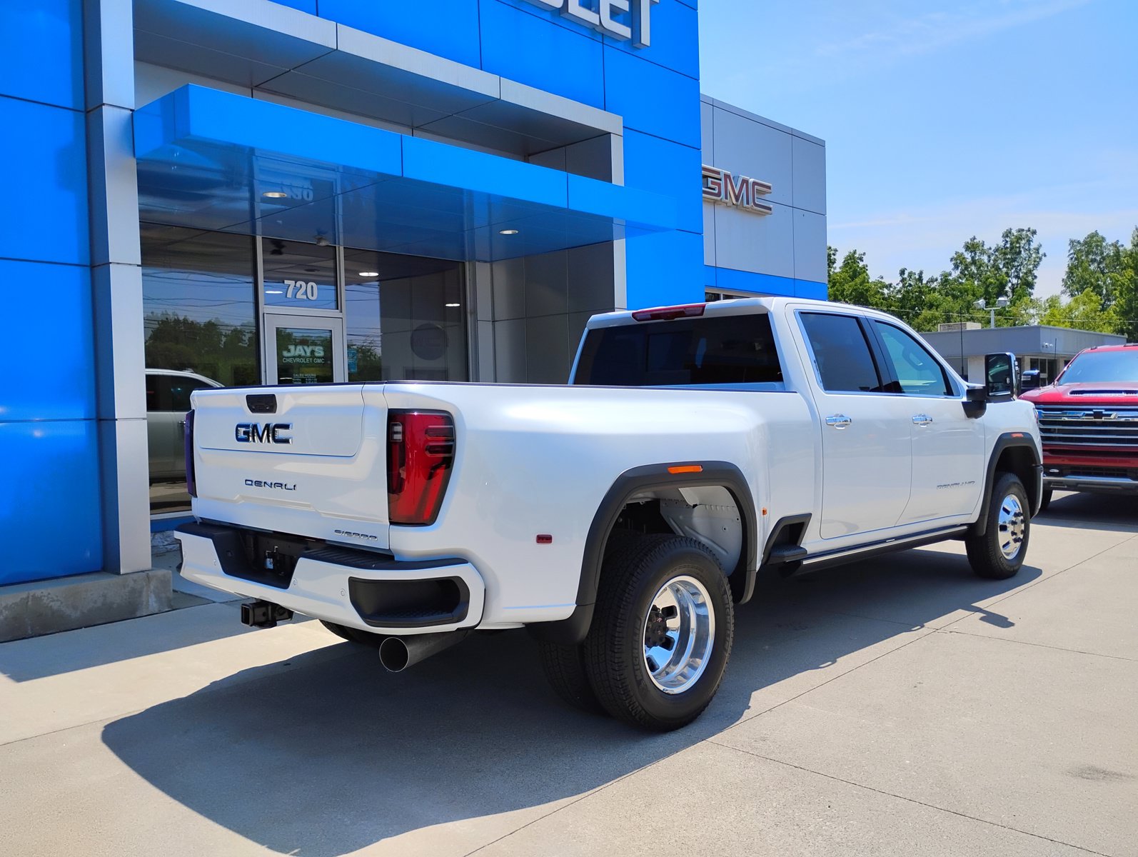 New 2026 GMC Sierra 3500 Denali Ultimate AWD/4WD image 7