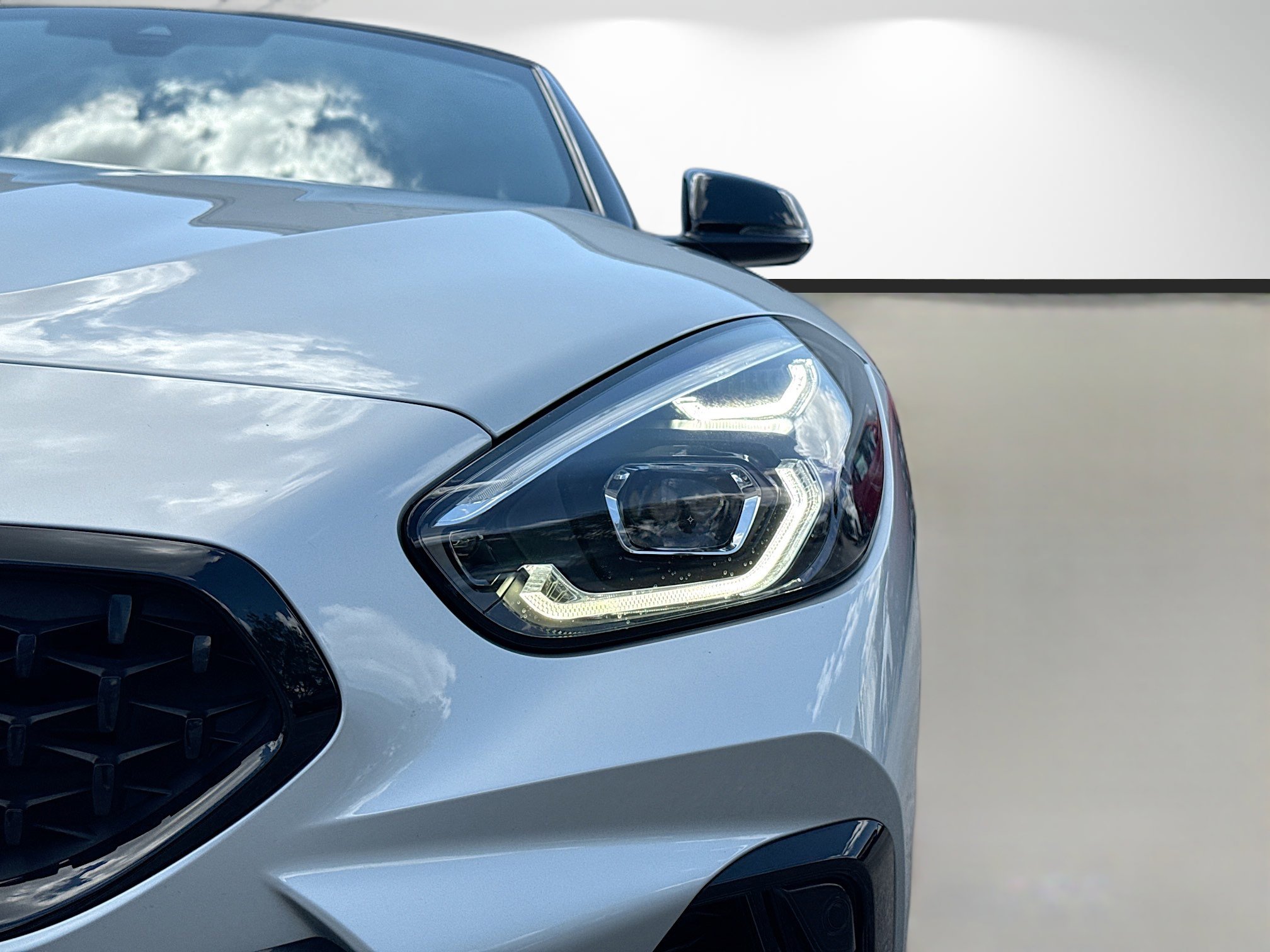 Used 2022 BMW Z4 M40i w/ Premium Package RWD image 9