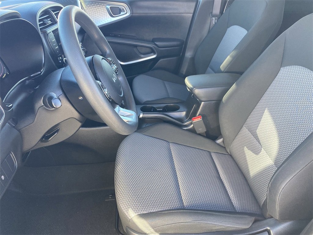 Used 2023 Kia Soul LX w/ Option Group 015 image 19