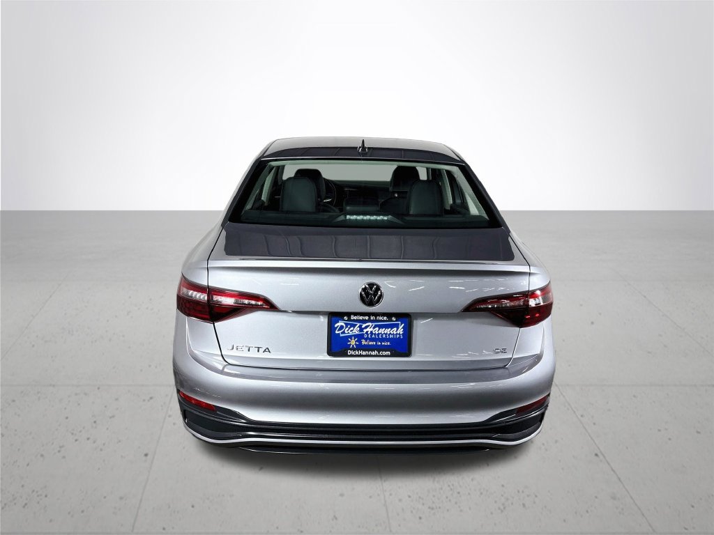 Used 2023 Volkswagen Jetta SE w/ Panoramic Sunroof Package FWD image 8