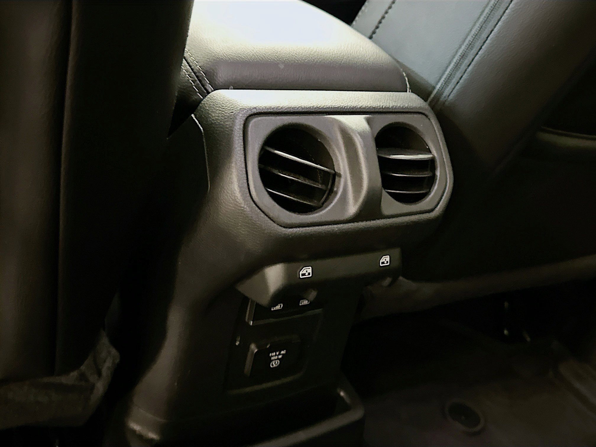 Used 2023 Jeep Wrangler Unlimited Sahara AWD/4WD image 28