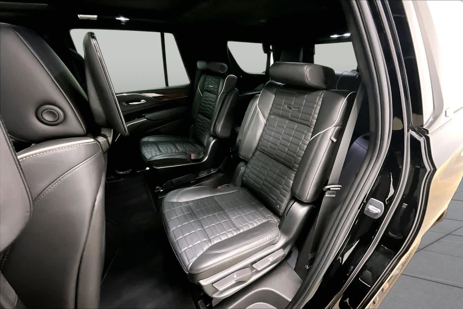 Used 2023 Cadillac Escalade Sport Platinum w/ LPO, ONYX Package AWD/4WD image 21