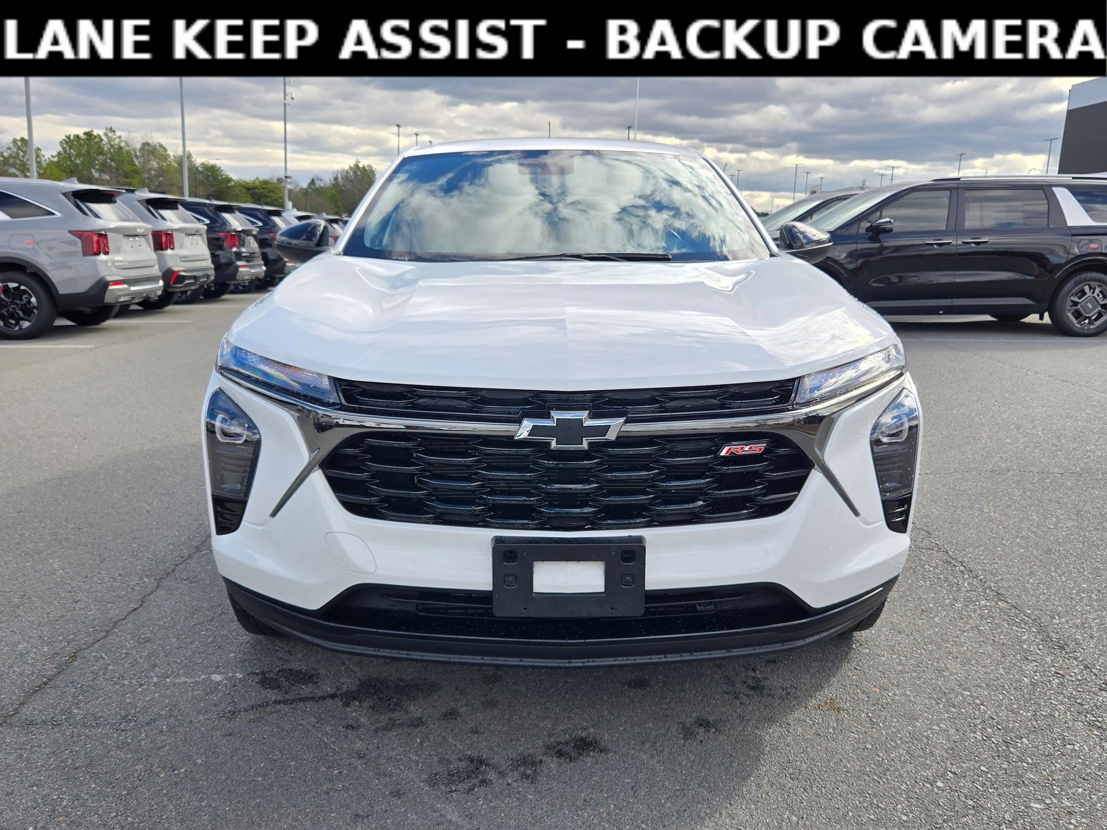 Used 2024 Chevrolet Trax RS image 2