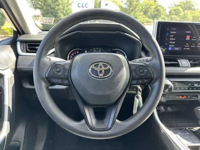Used 2023 Toyota RAV4 LE AWD/4WD image 7