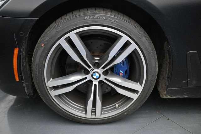 Used 2018 BMW 750i w/ Executive Package RWD image 10