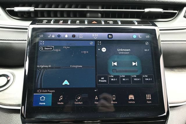 Used 2023 Jeep Grand Cherokee Limited w/ Black Appearance Package AWD/4WD image 33