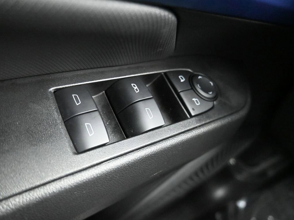 Used 2025 Chevrolet Equinox EV LT w/ Convenience Package image 25