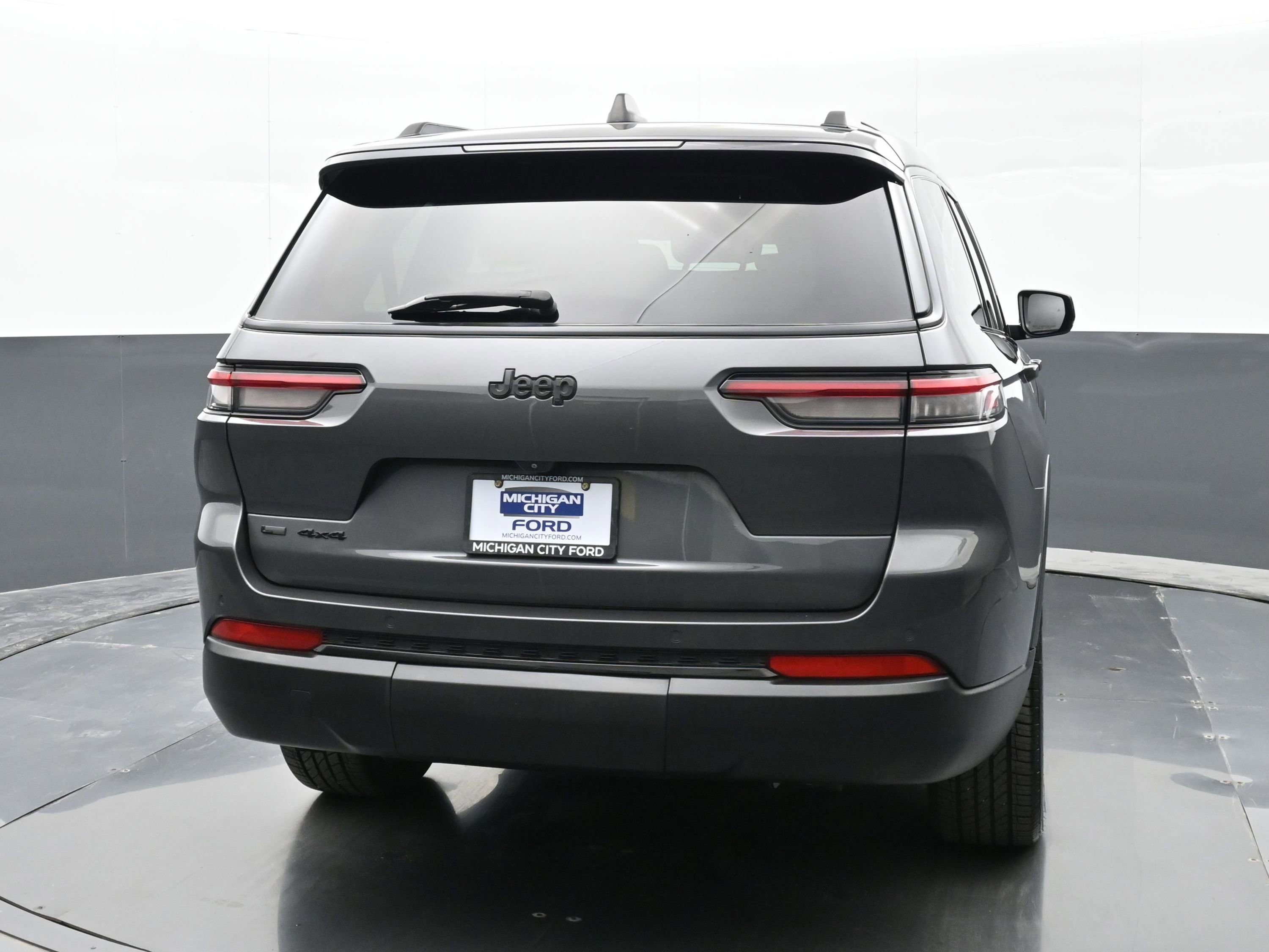 Used 2021 Jeep Grand Cherokee L Laredo AWD/4WD image 3