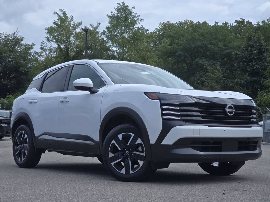 Used 2025 Nissan Kicks SV AWD/4WD image 2