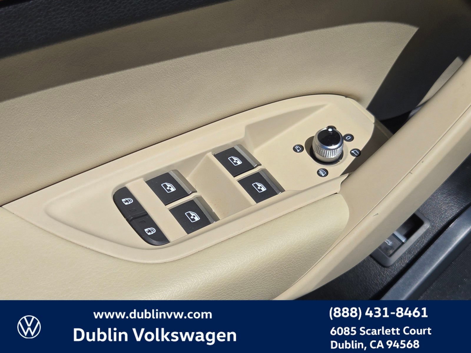 Used 2023 Audi Q5 2.0T Premium w/ Convenience Package AWD/4WD image 11