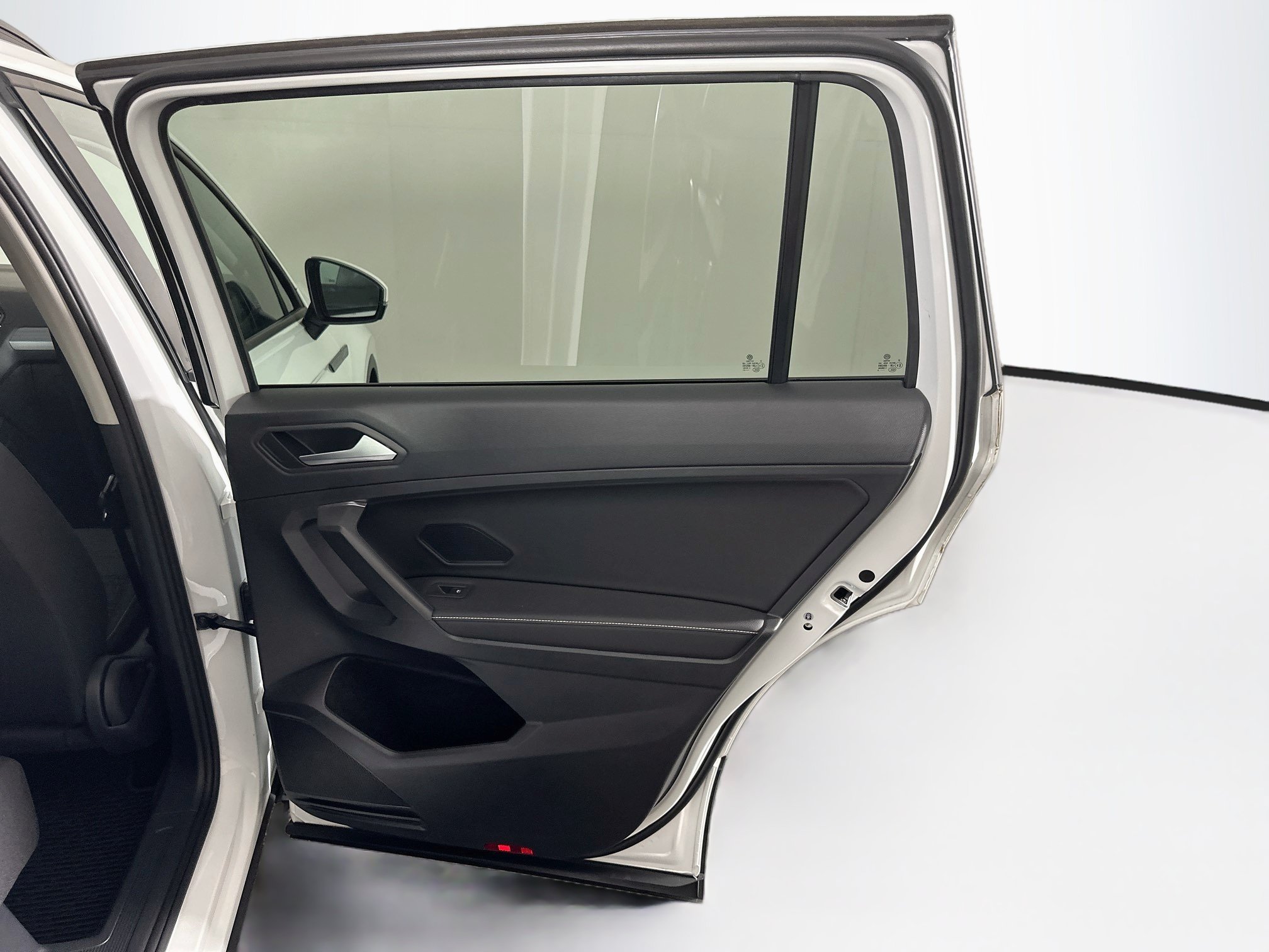 Used 2023 Volkswagen Tiguan S FWD image 29