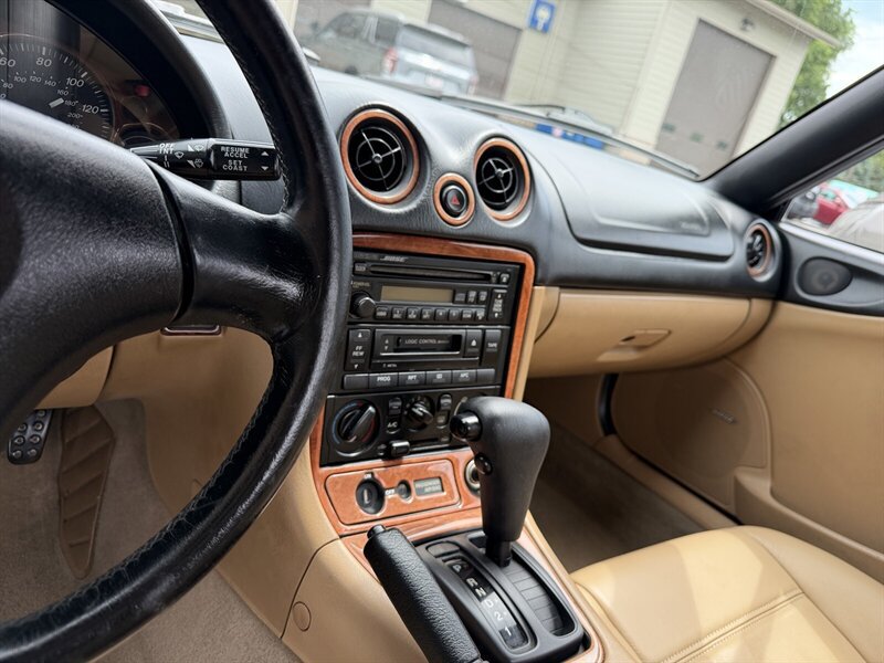 Used 2000 MAZDA MX-5 Miata RWD image 14