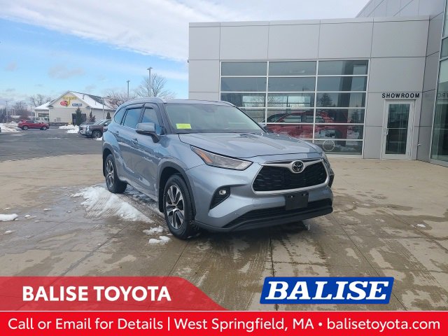 Used 2024 Toyota Highlander XLE image 1