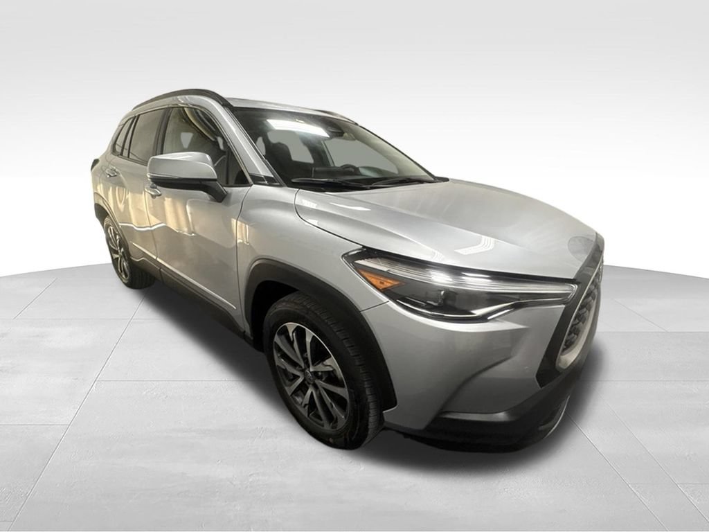 Used 2024 Toyota Corolla Cross XLE w/ Convenience Package AWD/4WD image 7