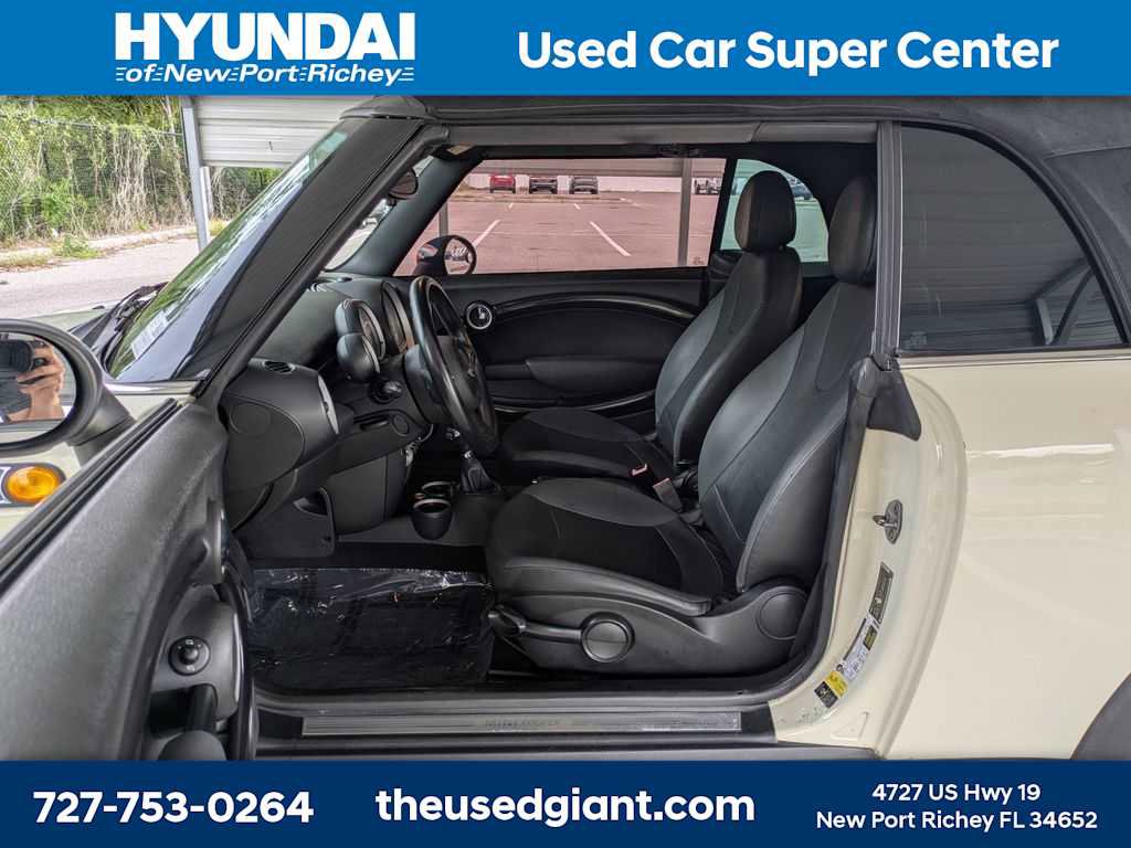 Used 2009 MINI Cooper Convertible w/ Cold Weather Pkg FWD image 16