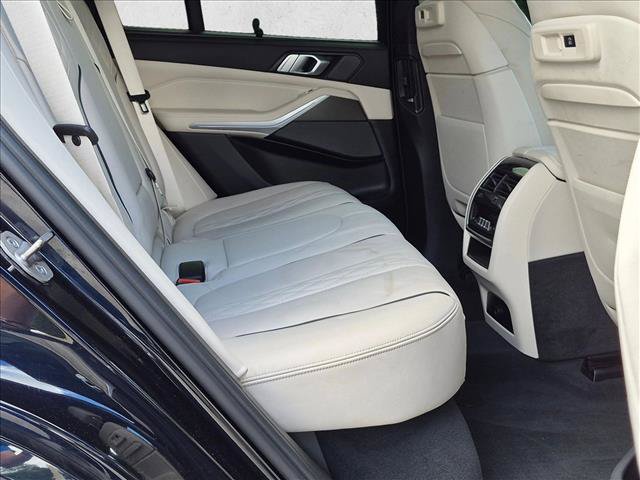 Used 2022 BMW X5 M50i w/ Executive Package AWD/4WD image 17