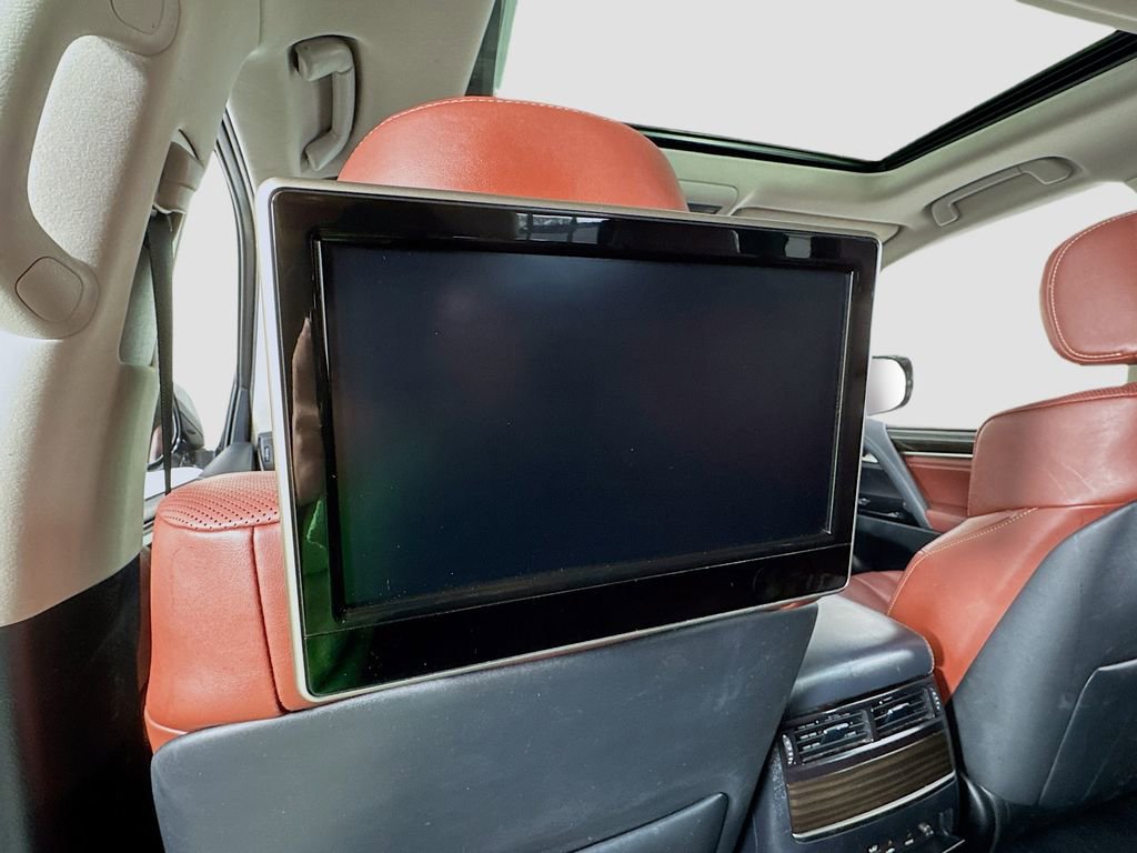Used 2018 Lexus LX 570 4WD w/ Luxury Package image 13