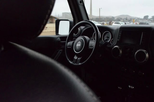 Used 2017 Jeep Wrangler Unlimited Rubicon w/ Connectivity Group AWD/4WD image 49