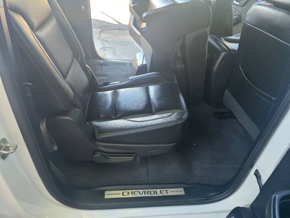 Used 2020 Chevrolet Suburban LT RWD image 29