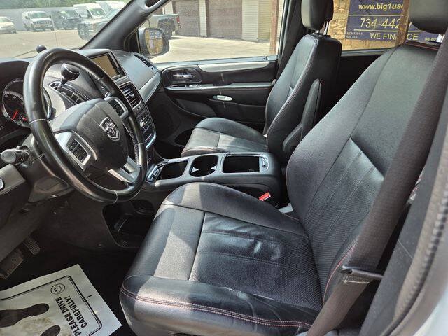 Used 2020 Dodge Grand Caravan GT FWD image 19