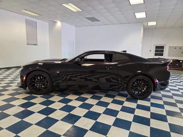 Used 2021 Chevrolet Camaro LT w/ RS Package RWD image 4