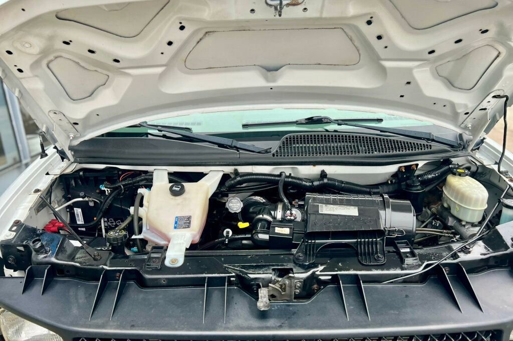 Used 2014 Chevrolet Express 2500 image 11