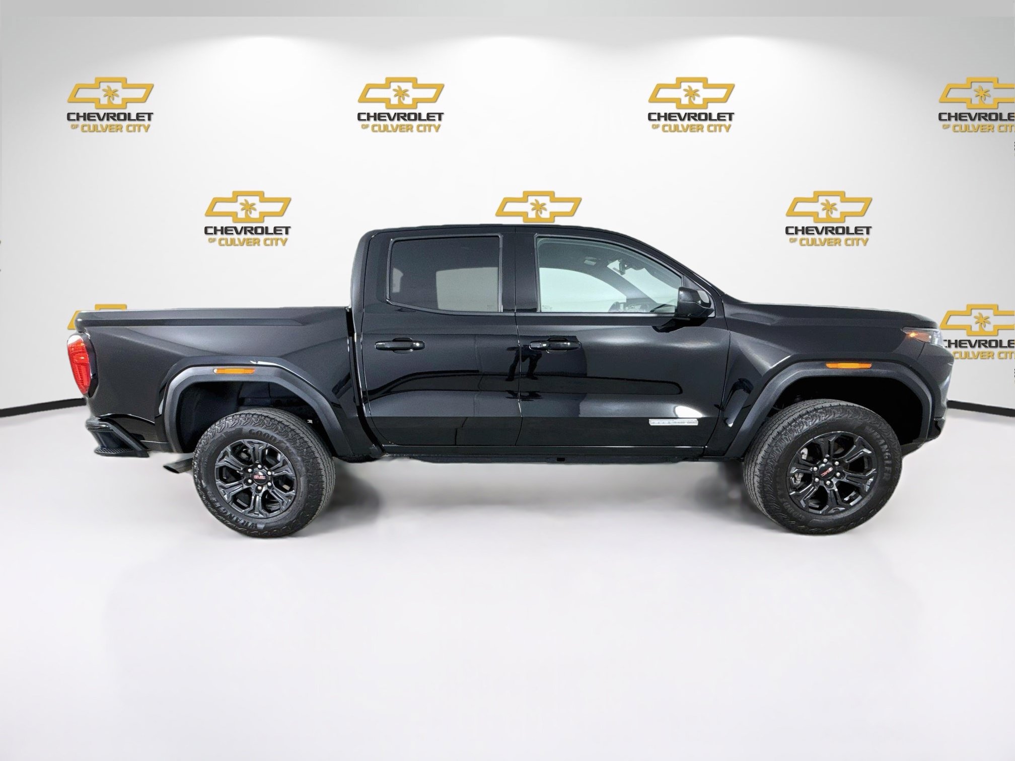 Used 2024 GMC Canyon Elevation w/ Convenience Package RWD image 9