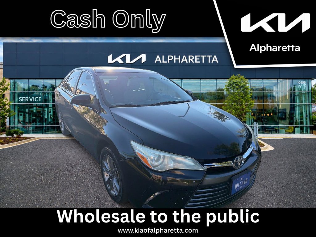 Used 2017 Toyota Camry LE FWD image 1