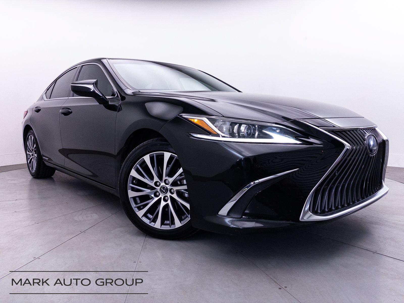 Used 2020 Lexus ES 300h w/ Premium Package