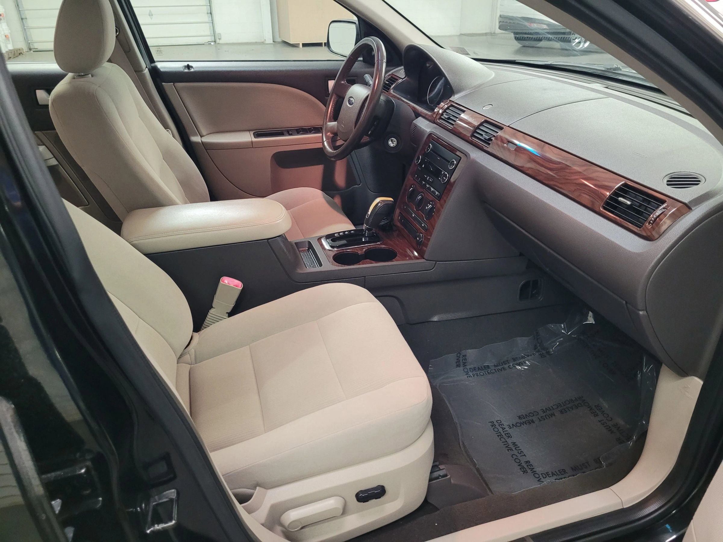 Used 2008 Ford Taurus SEL image 23