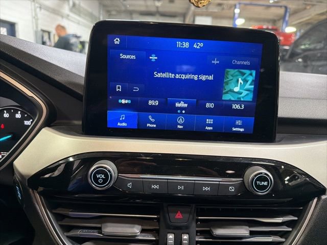 Used 2021 Ford Escape SE w/ SE Sport Appearance Package image 24