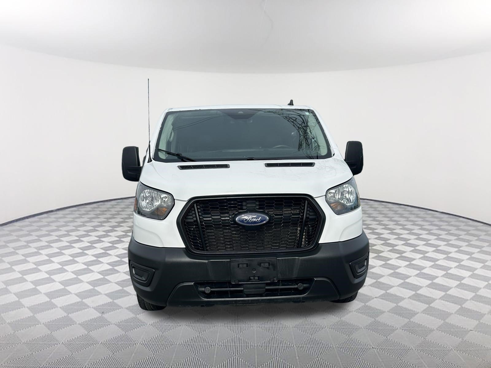 Used 2023 Ford Transit 350 XL RWD image 2