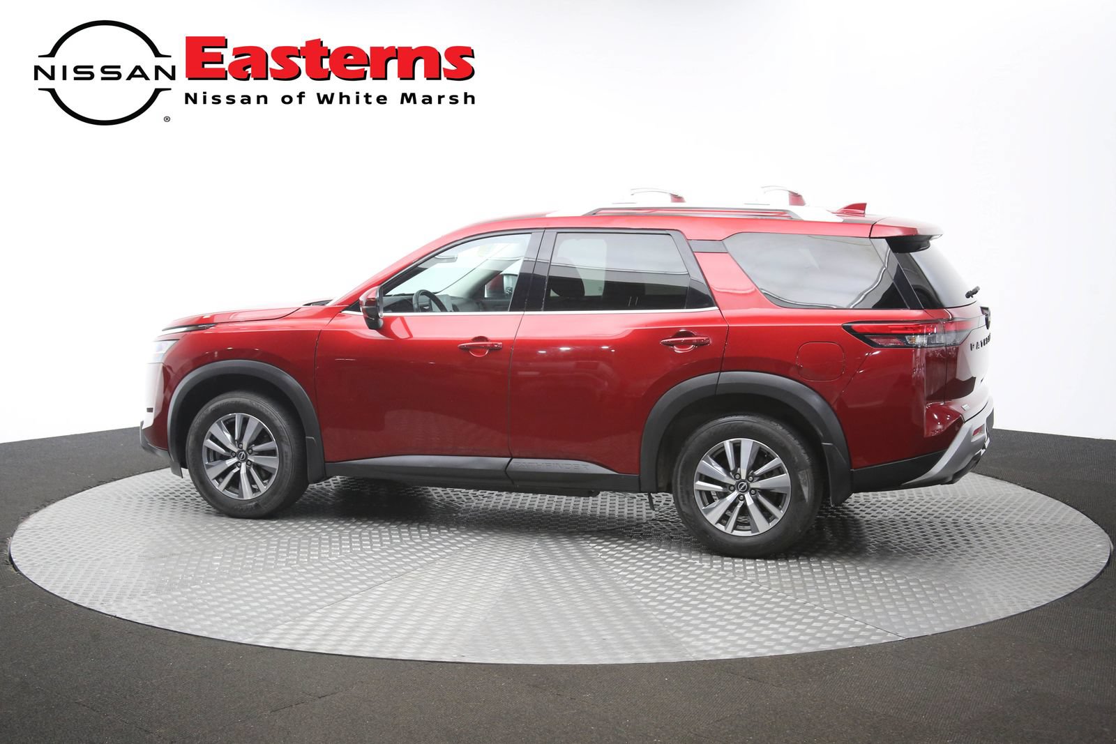 Used 2023 Nissan Pathfinder SL w/ Lighting Package (N92) AWD/4WD image 57
