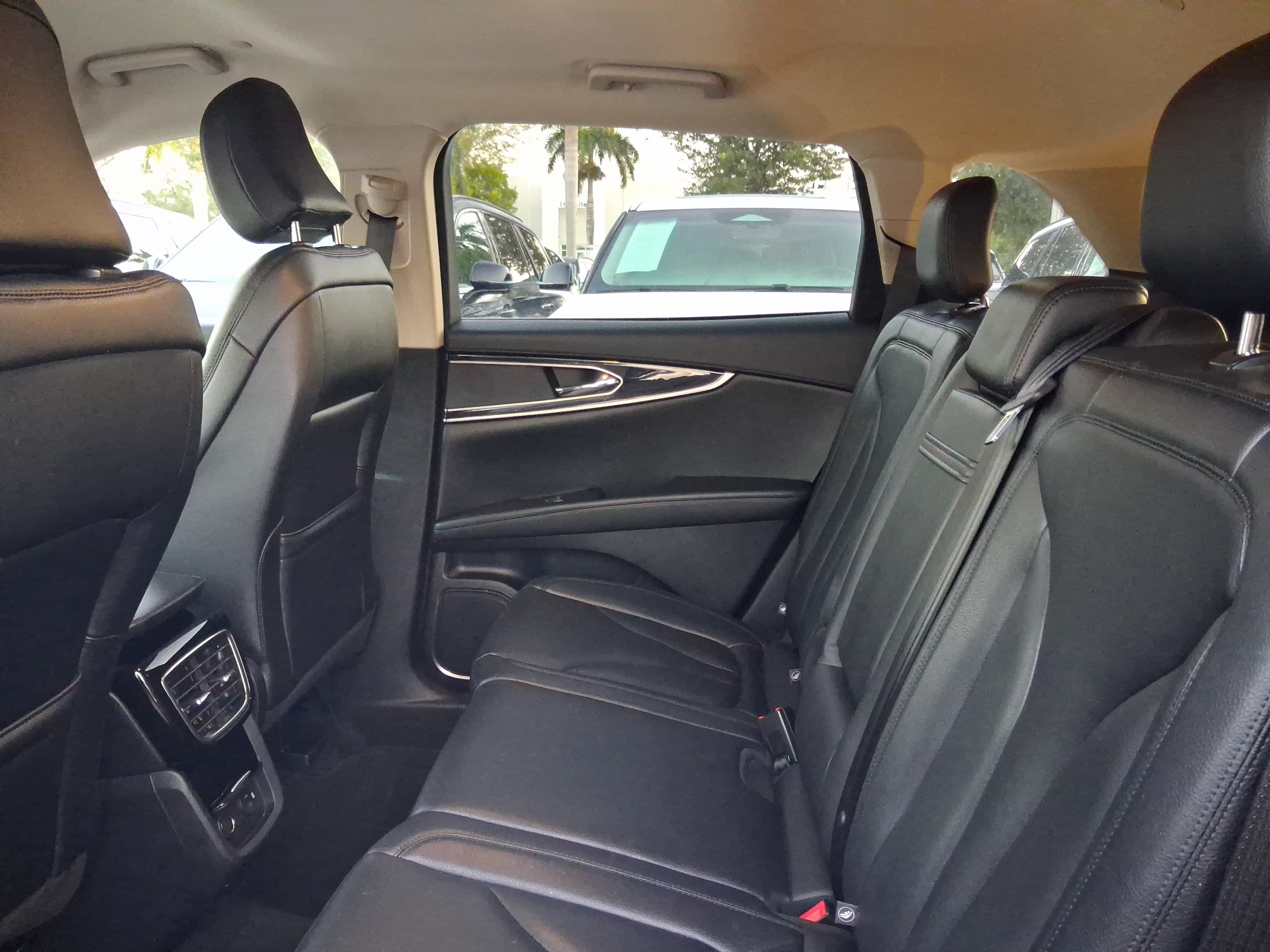 Certified 2022 Lincoln Nautilus FWD w/ Premium Package image 6