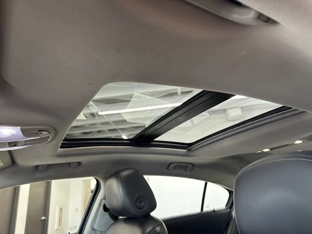Used 2015 Buick LaCrosse Leather w/ Experience Buick Package FWD image 2