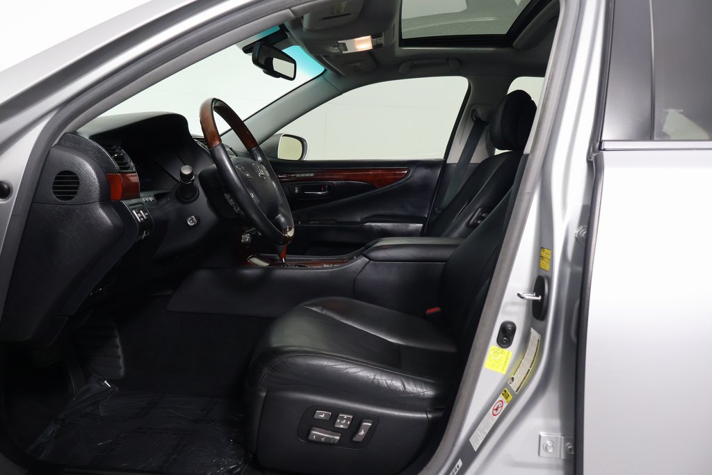 Used 2012 Lexus LS 460 w/ Comfort Pkg RWD image 10