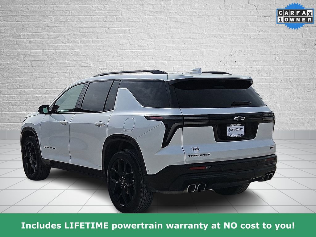 Used 2025 Chevrolet Traverse RS image 3