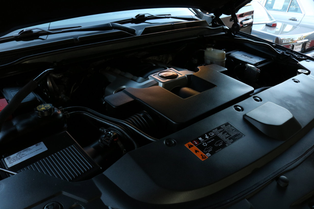 Used 2017 Cadillac Escalade Premium Luxury image 62