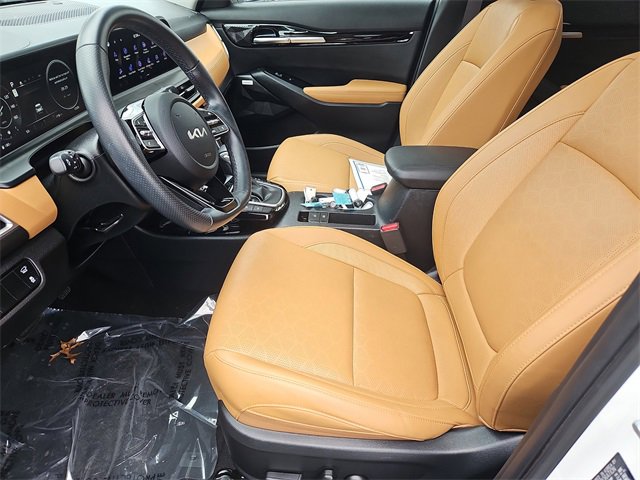 Certified 2024 Kia Seltos SX w/ SX Sunroof Package image 32