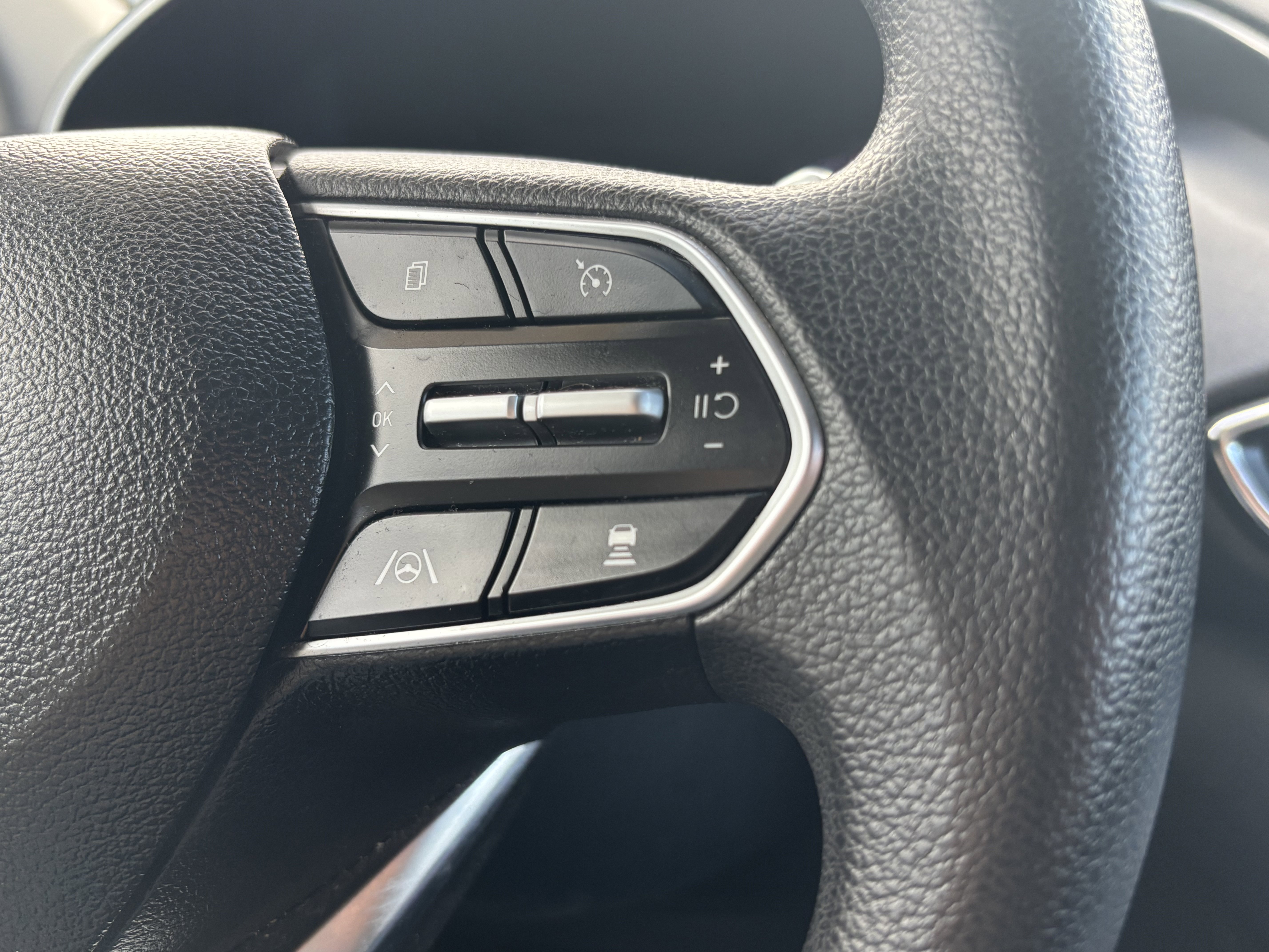 Used 2021 Hyundai Santa Fe SEL image 25