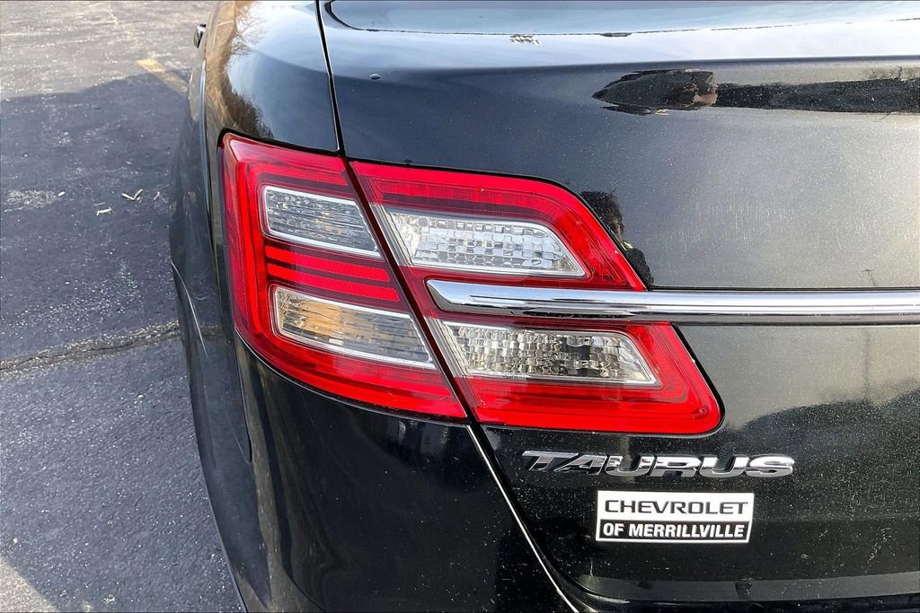 Used 2015 Ford Taurus Limited image 25