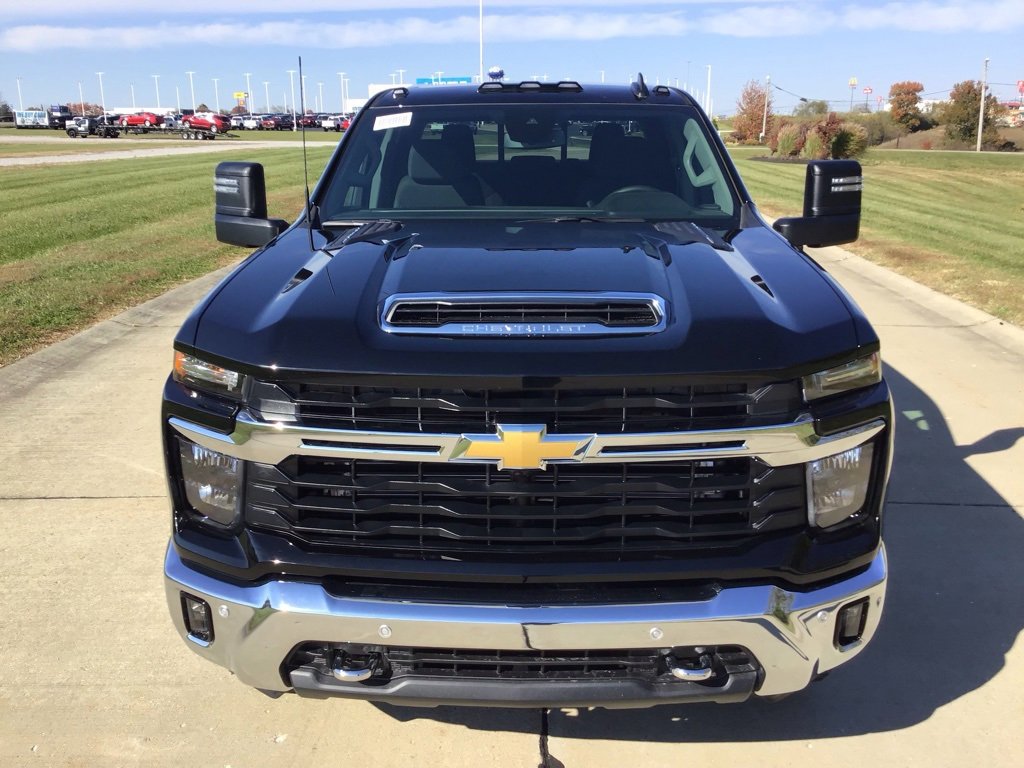 New 2026 Chevrolet Silverado 3500 LT image 11