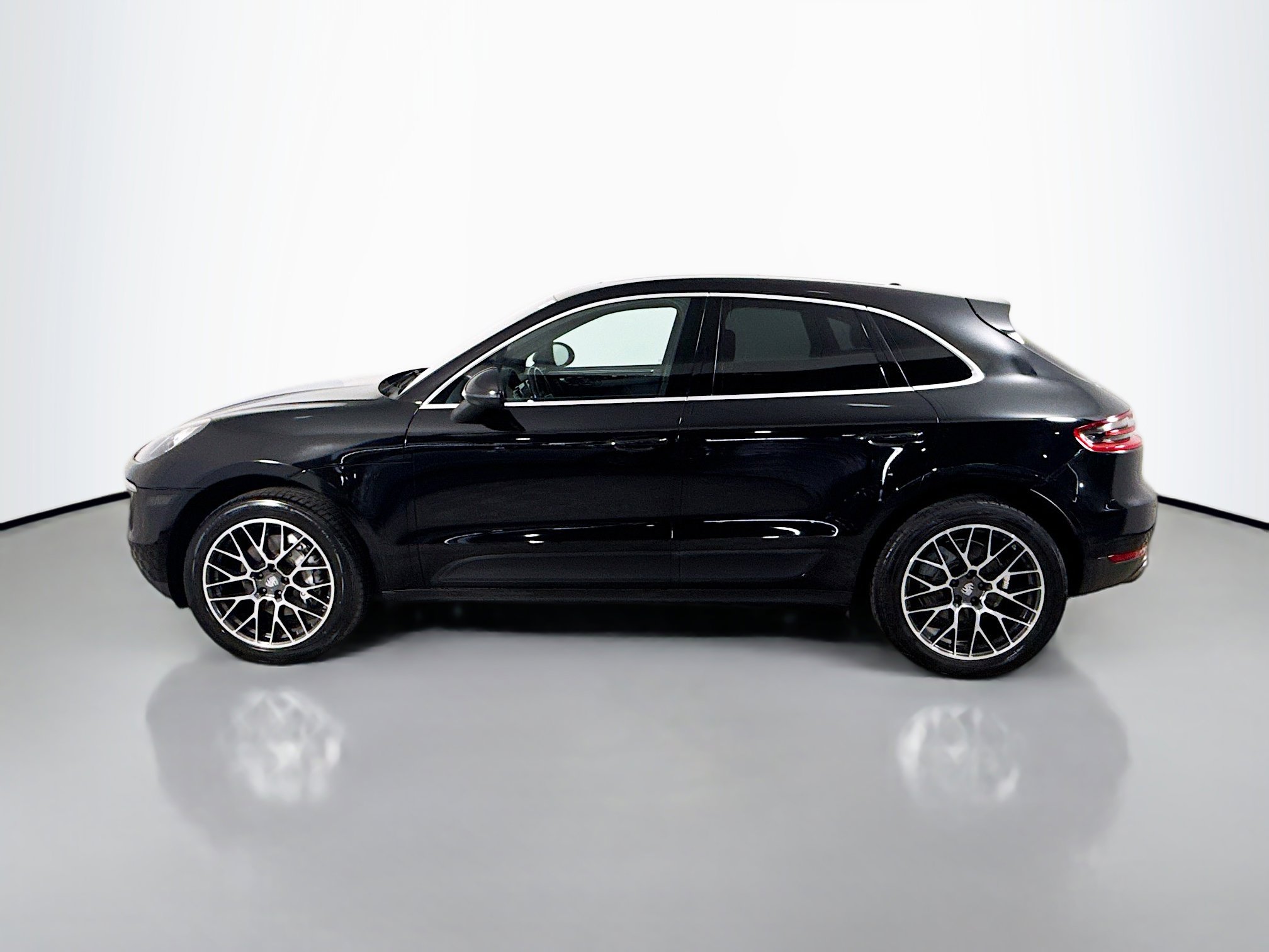 Used 2018 Porsche Macan S image 6