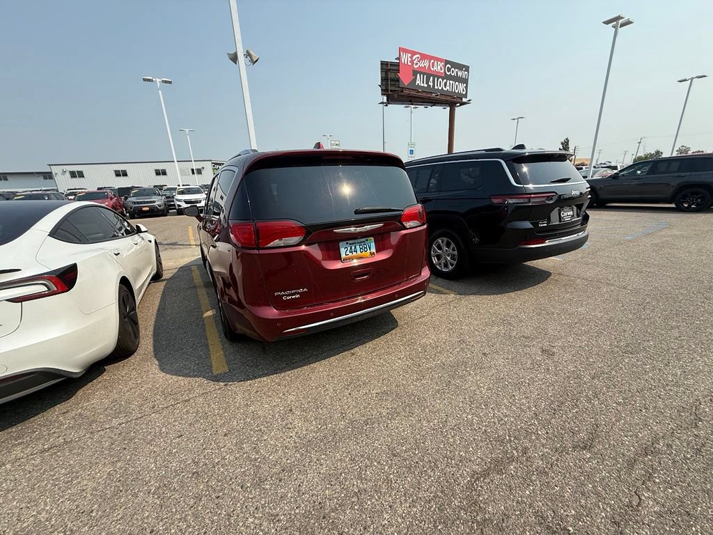 Certified 2019 Chrysler Pacifica Touring-L FWD image 9