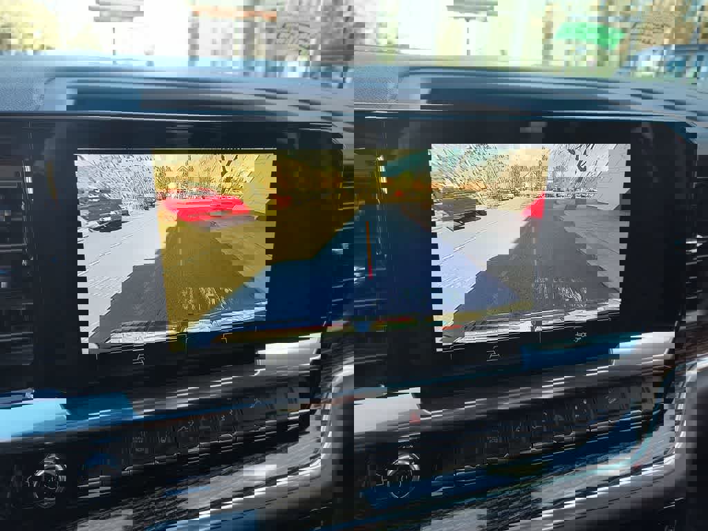 Used 2025 GMC Sierra 3500 SLE w/ SLE Value Package image 17