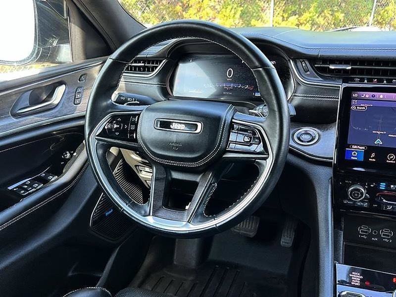 Used 2021 Jeep Grand Cherokee L Overland w/ Luxury Tech Group IV AWD/4WD image 39